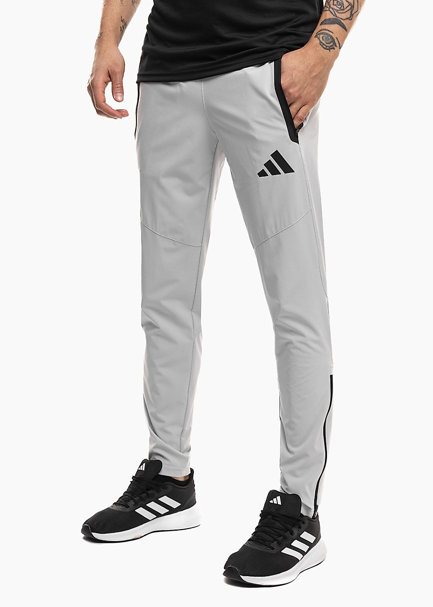Herren Hose adidas Tiro 26 Travel Woven KE8363